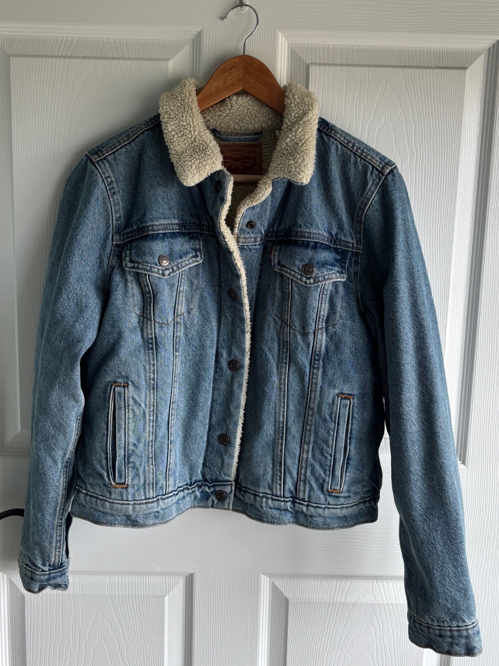 Levi's Cream Sherpa-Lined Blue Denim Jacket